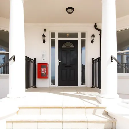 Panoramic Sea Views In Beachfront Apt W Balcony Bognor Regis Exterior photo