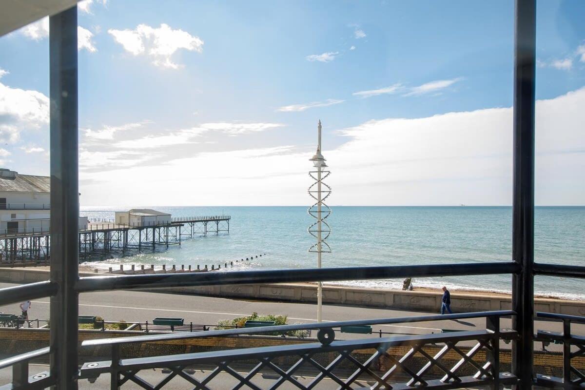 Panoramic Sea Views In Beachfront W Balcony Apartment