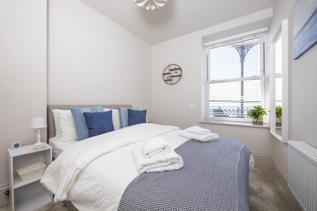 Apartment Panoramic Sea Views In Beachfront W Balcony *